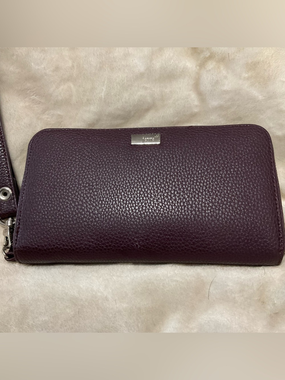 Jewell by Thirty-One Burgundy pebbled faux leather zip-around Wallet Wristlet